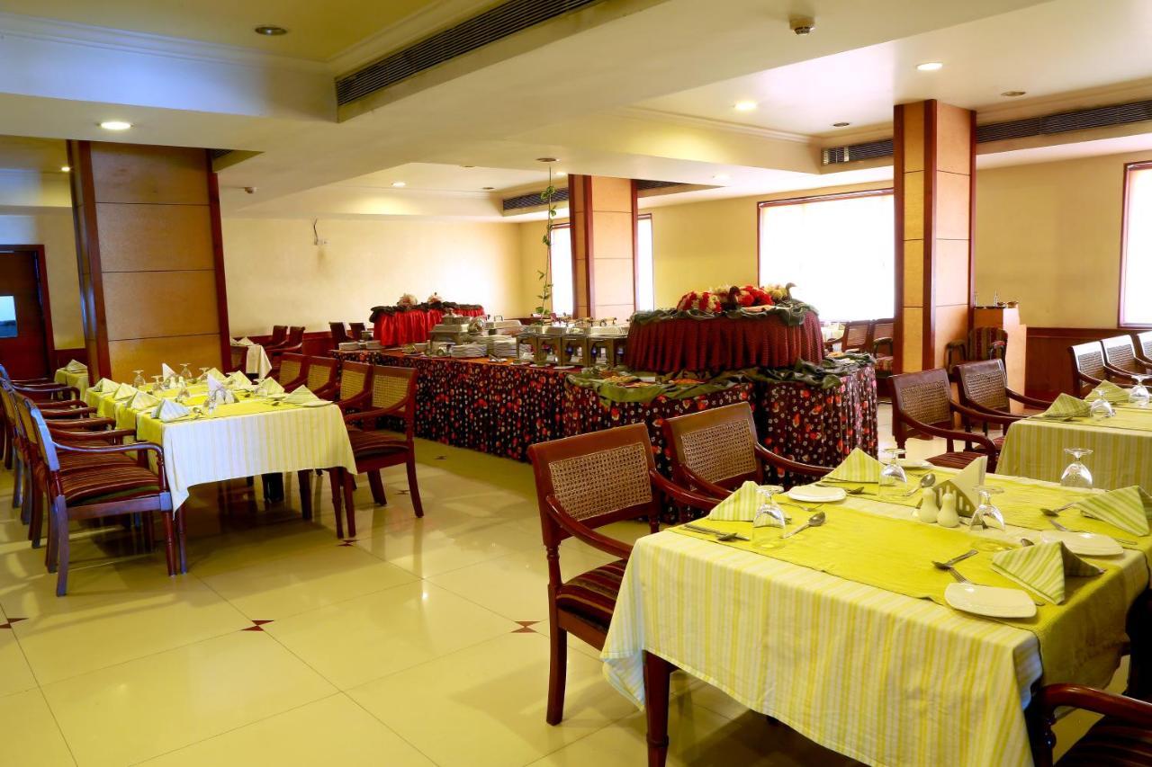 Ashoka Inn Thrissur Bagian luar foto