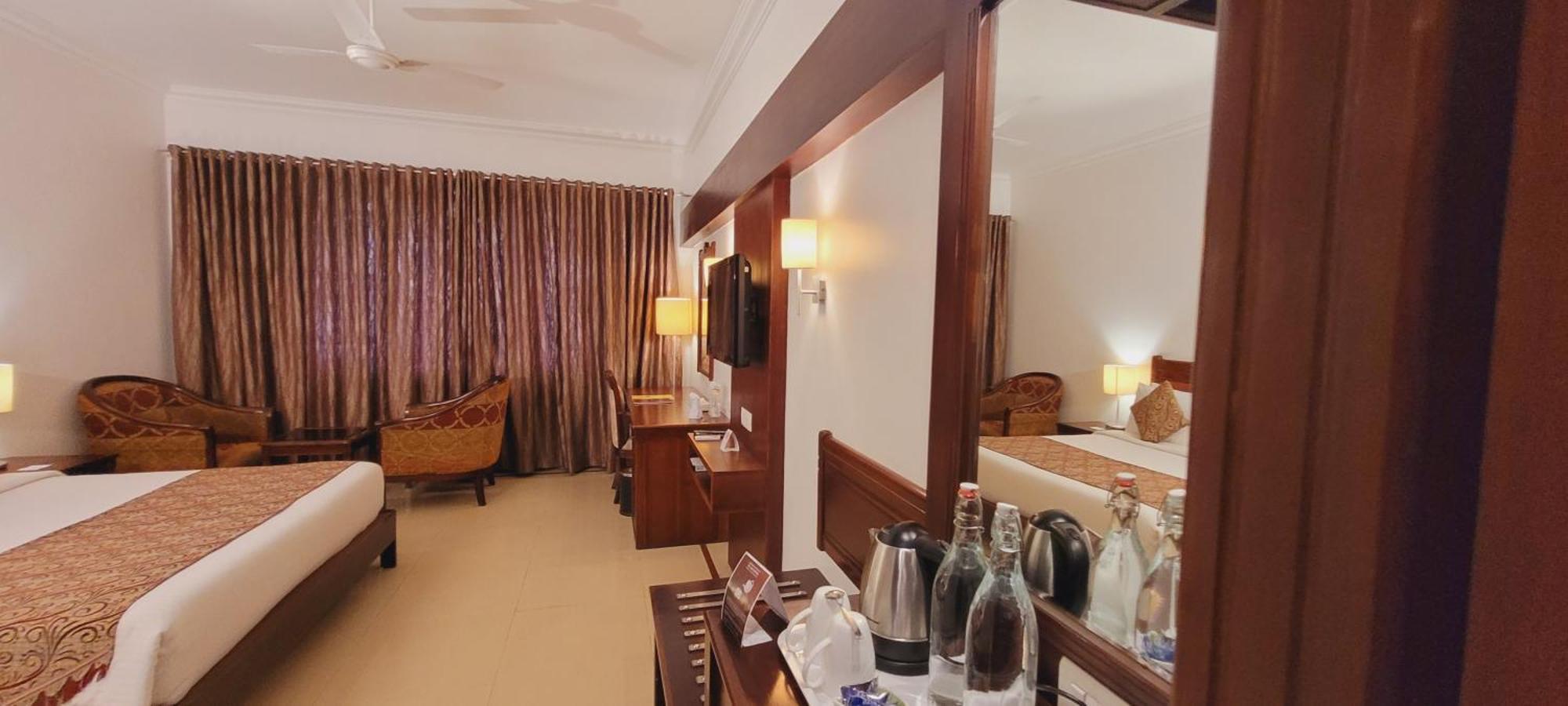 Ashoka Inn Thrissur Bagian luar foto
