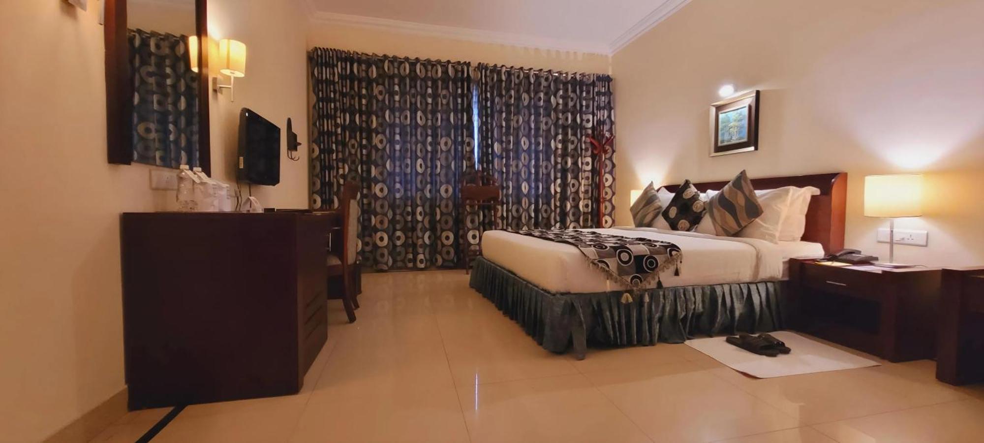 Ashoka Inn Thrissur Bagian luar foto