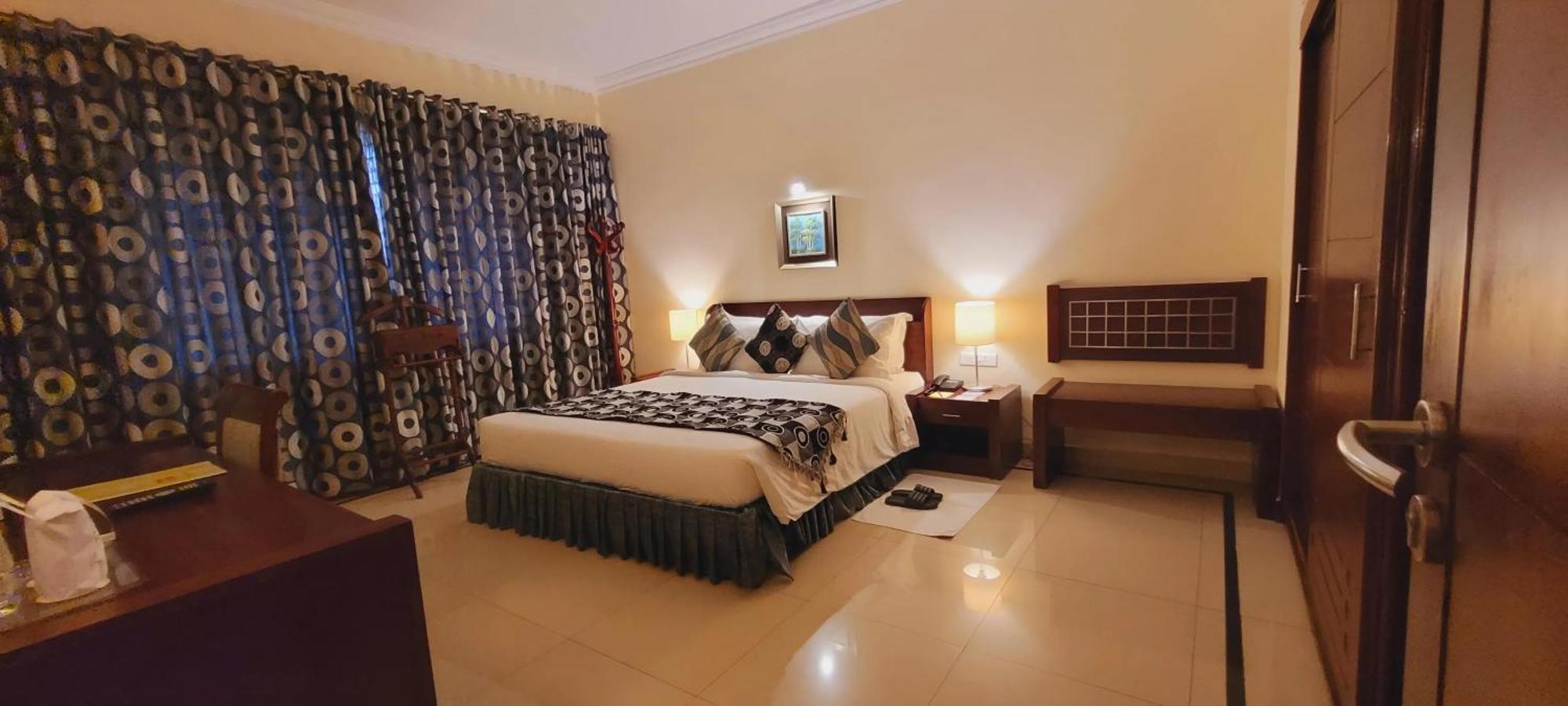 Ashoka Inn Thrissur Bagian luar foto