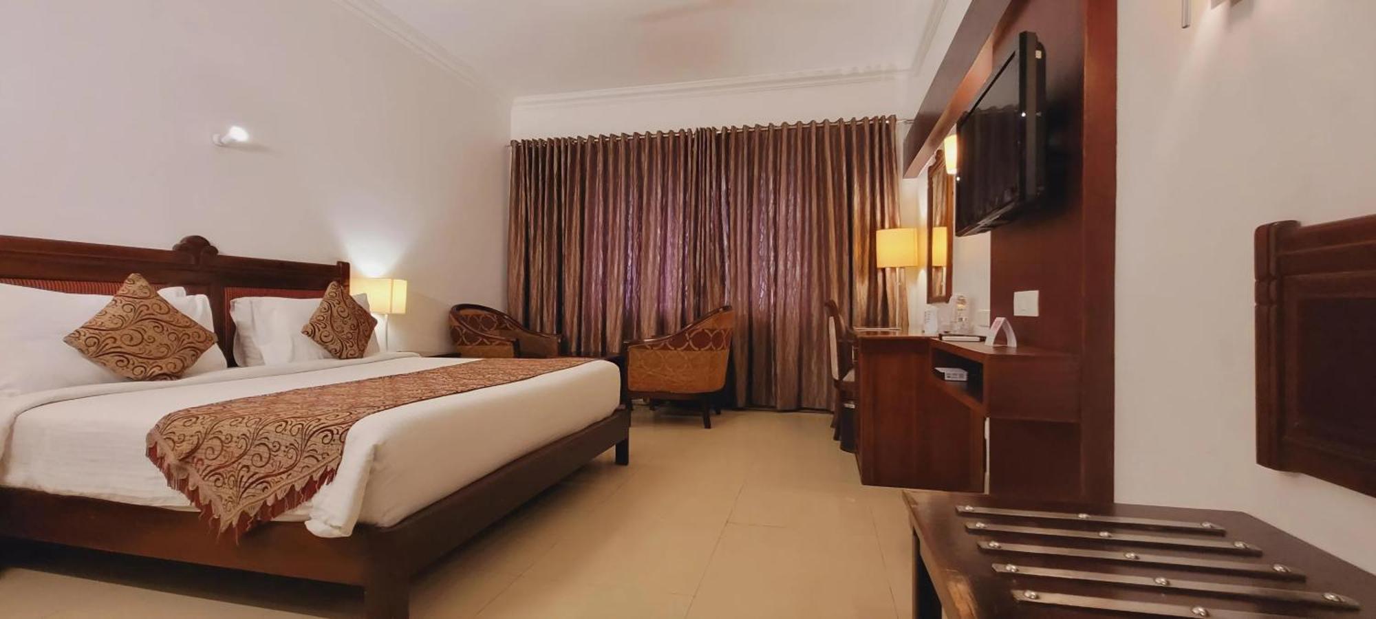 Ashoka Inn Thrissur Bagian luar foto