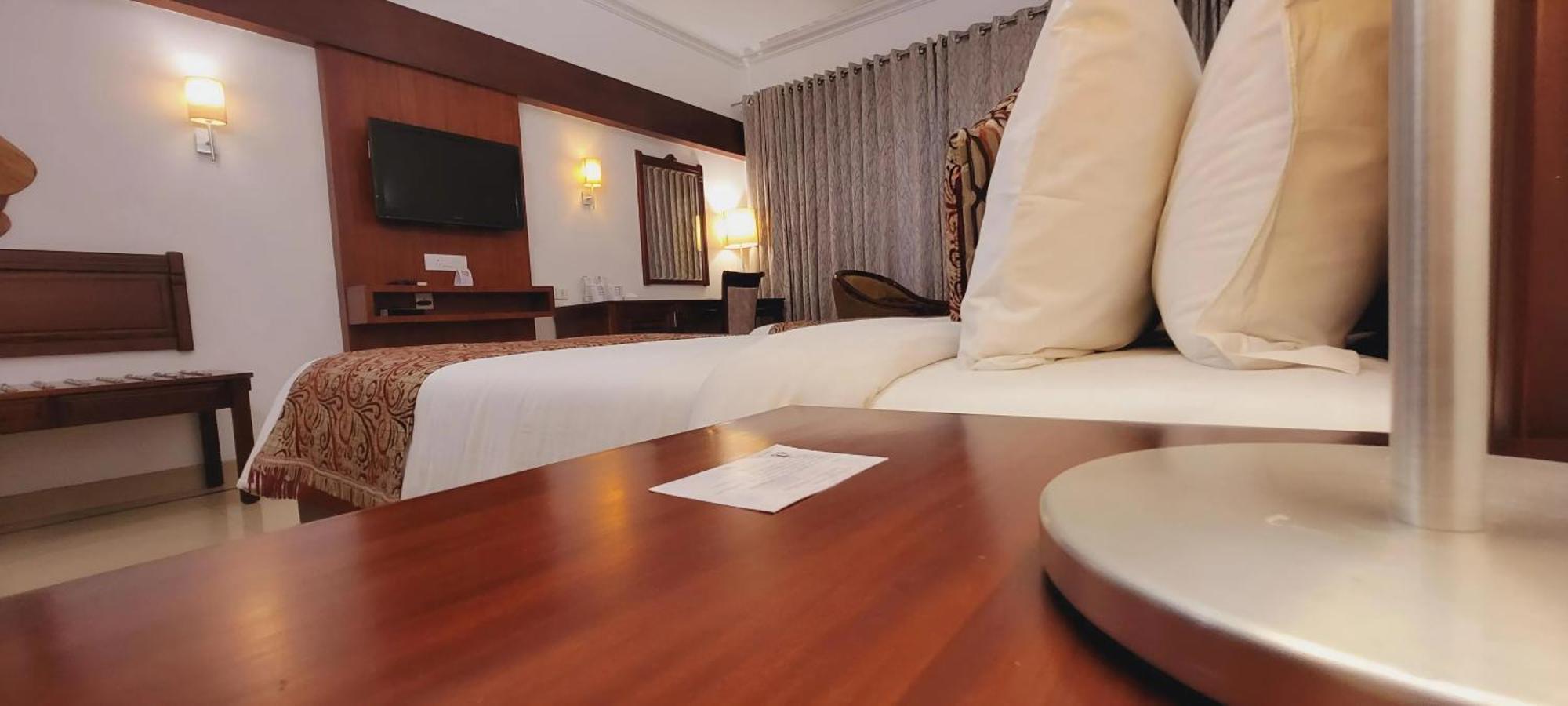 Ashoka Inn Thrissur Bagian luar foto